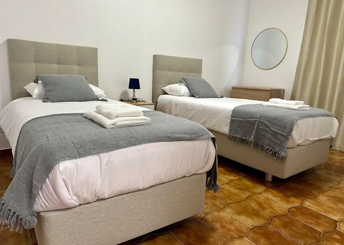 Anita & Leonel's House B 加乌拉