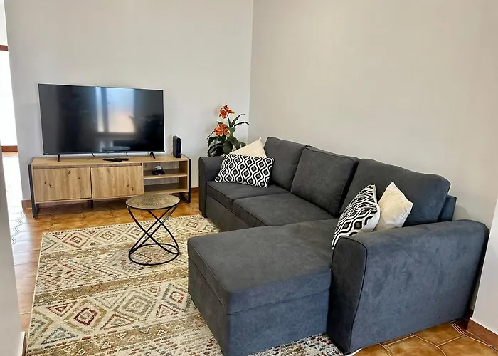 Anita & Leonel's House B * 加乌拉