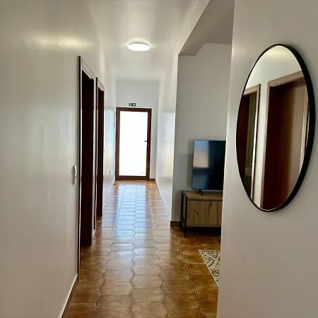 Anita & Leonel's House B 加乌拉